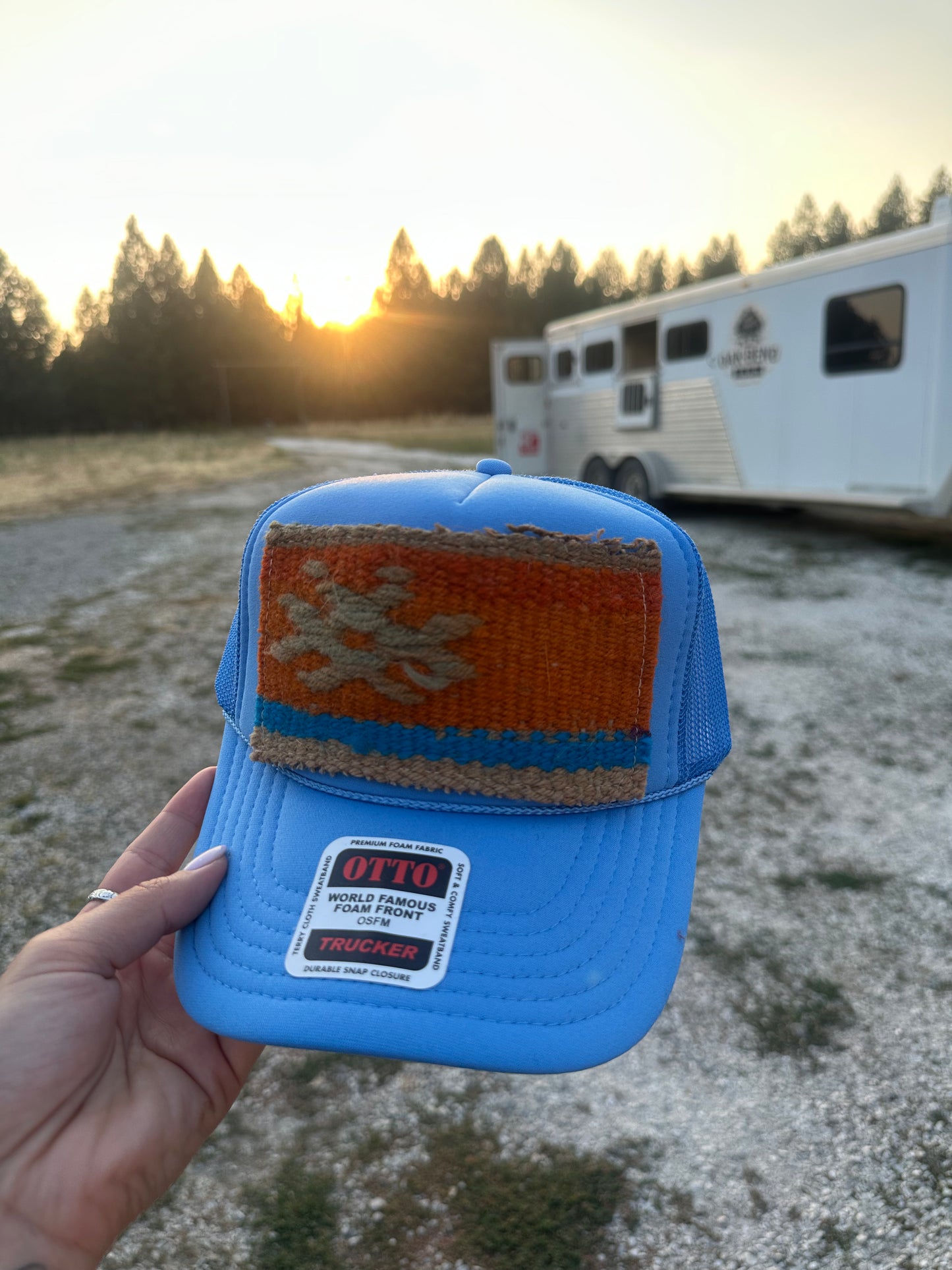 Wild dusk blue trucker