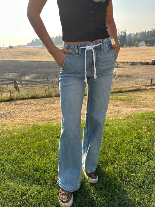 VERVET HIGH RISE ELASTIC WB WITH DRAWSTRING WIDE LEG JEANS